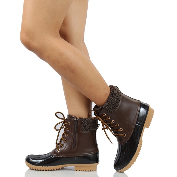 Size 6 Brown Faux Leather Faux Fur Cuff Duck - Picture 4 of 8